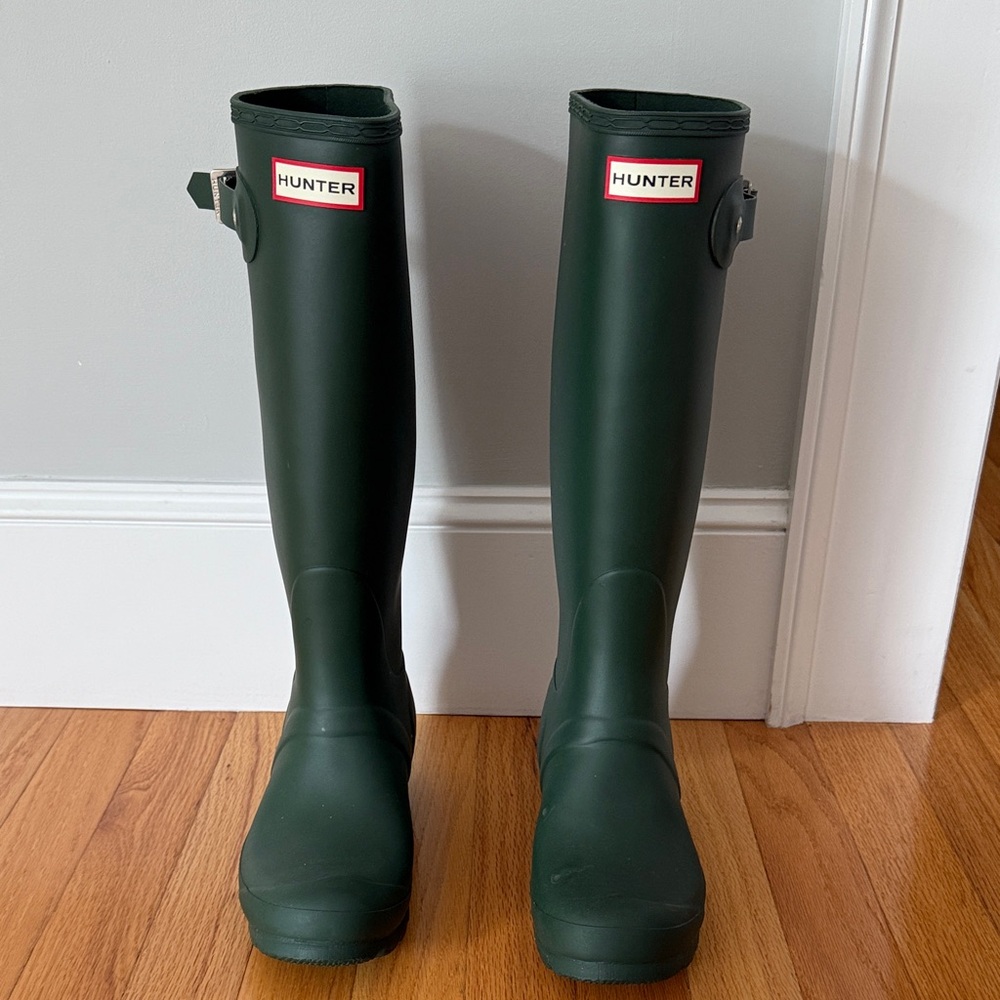 Hunter Green Women's Rain Boots- like new, never worn